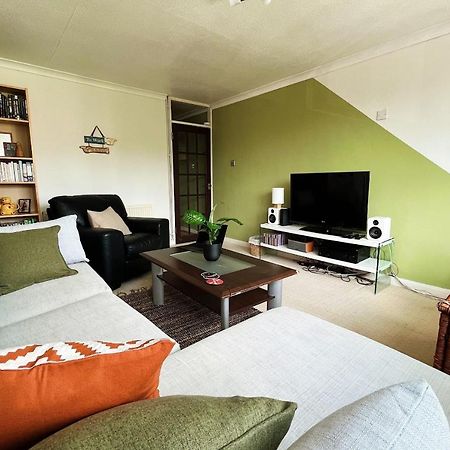 Spacious 2 Bedroom Apartment In Cricklewood Лондон Екстериор снимка