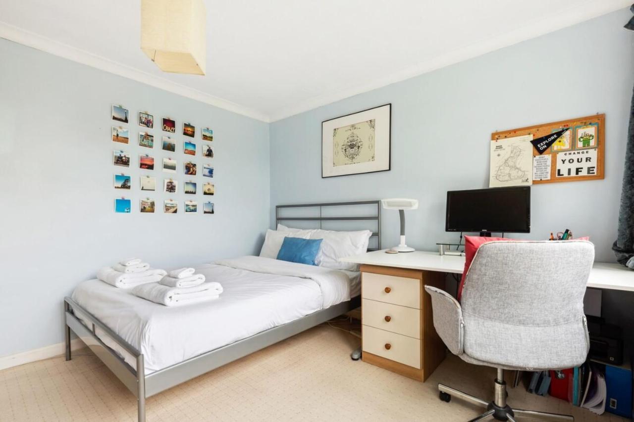 Spacious 2 Bedroom Apartment In Cricklewood Лондон Екстериор снимка