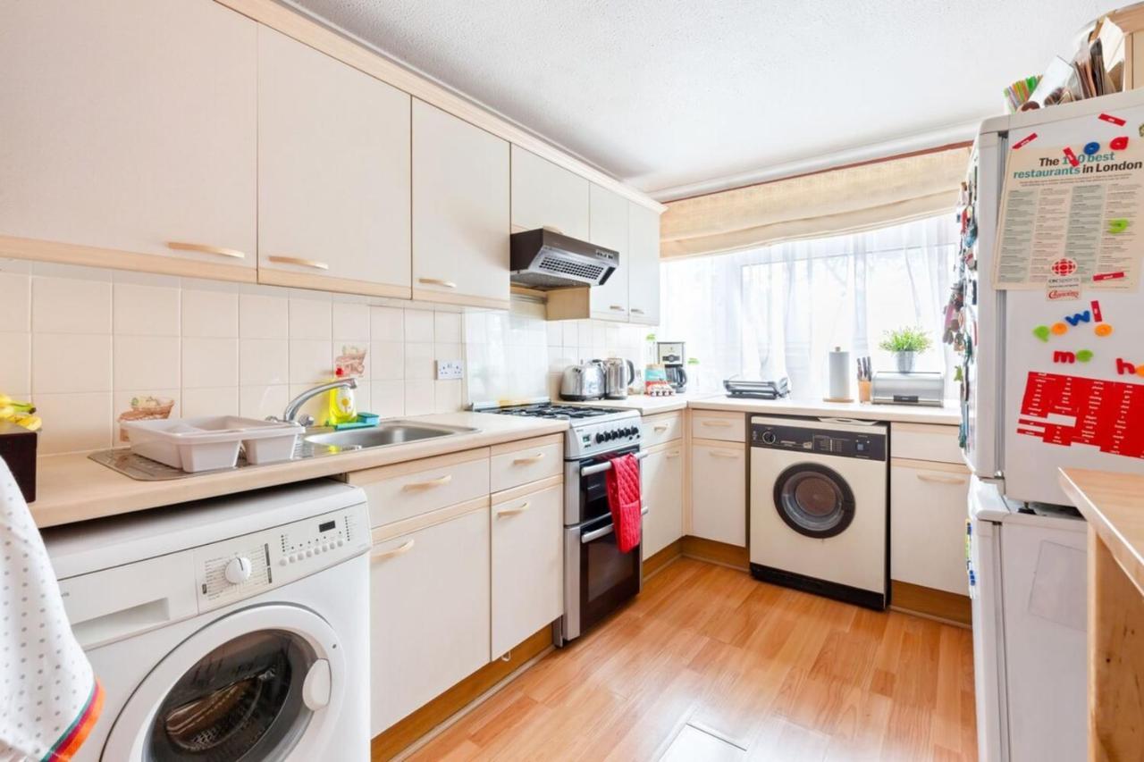 Spacious 2 Bedroom Apartment In Cricklewood Лондон Екстериор снимка