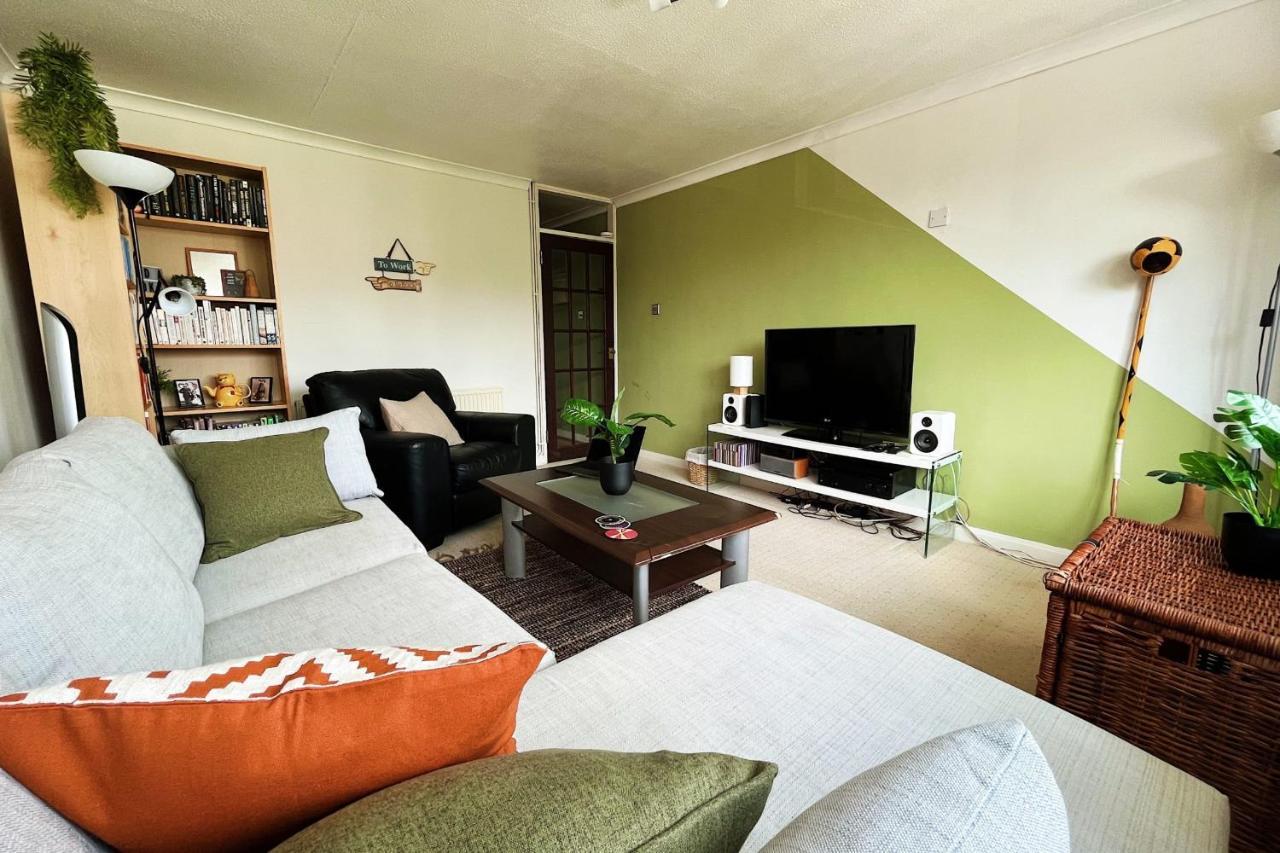 Spacious 2 Bedroom Apartment In Cricklewood Лондон Екстериор снимка